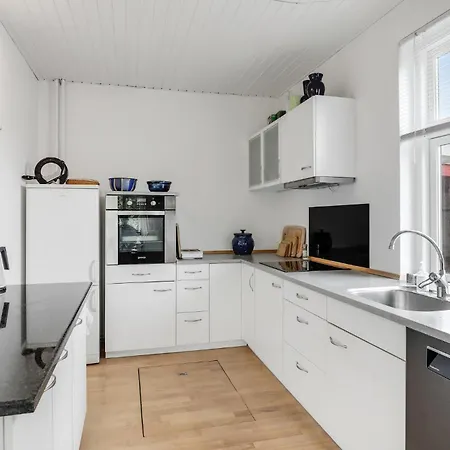 Dom wakacyjny Cozy In Aakirkeby With Wifi *