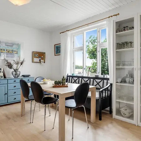 Cozy In Aakirkeby With Wifi Dom wakacyjny Åkirkeby