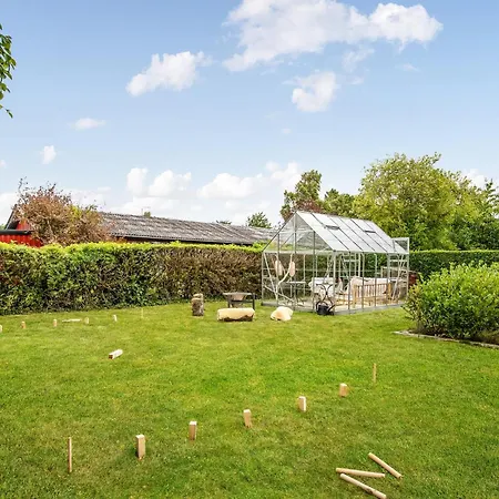 Awesome In Aakirkeby With Kitchen Holiday home Vester Somarken