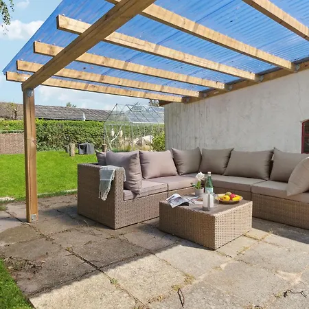 Dom wakacyjny Cozy In Aakirkeby With Wifi *