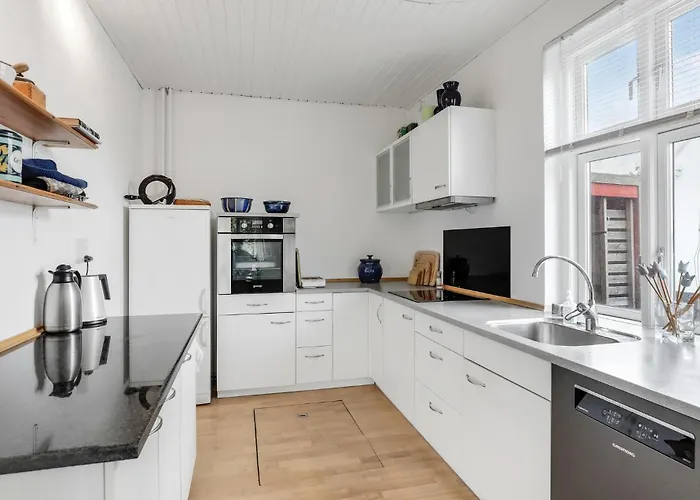 Дом отдыха Cozy In Aakirkeby With Wifi *